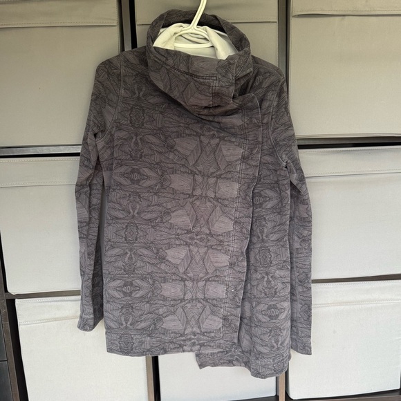 🍋 Lululemon Savasana Wrap/Cardigan - Picture 1 of 5